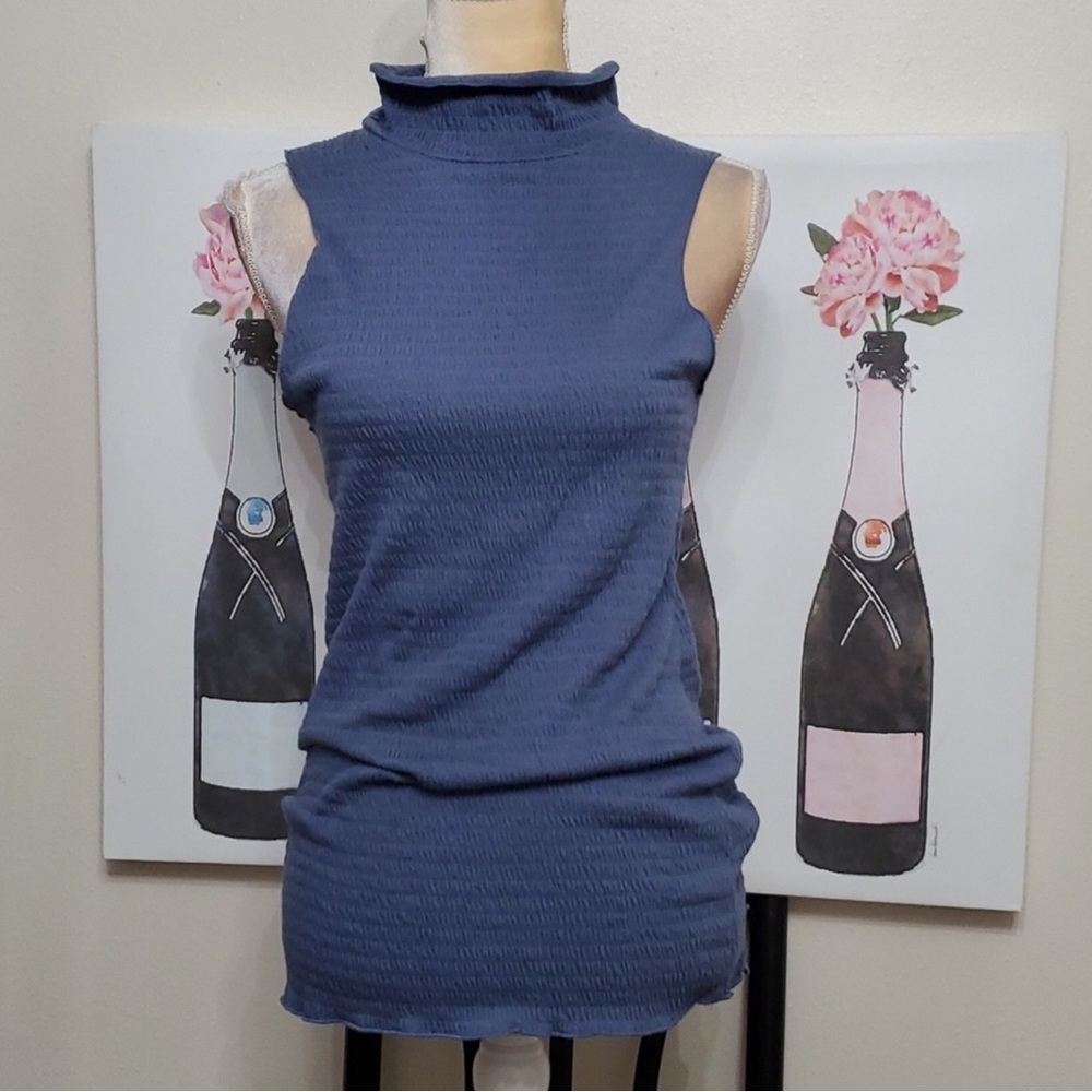 Who What Wear Blue Sleeveless Top